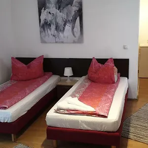 Apartmenthaus Beim Lkh Štýrský Hradec